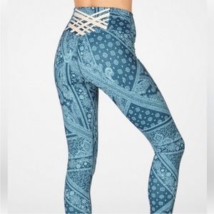 Fabletics Boost High Waisted Leggings 3X Nova Bandana Paisley Blue